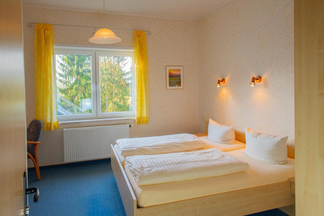 Christliche Gaestehaeuser Weinstrasse Neustadt an der Weinstraße Exterior foto